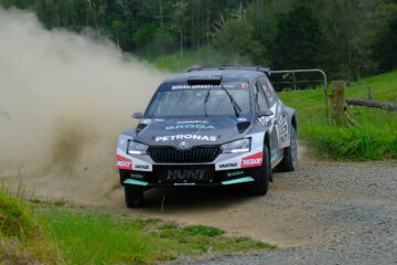 Stokes leads but Hunt secures fourth championship