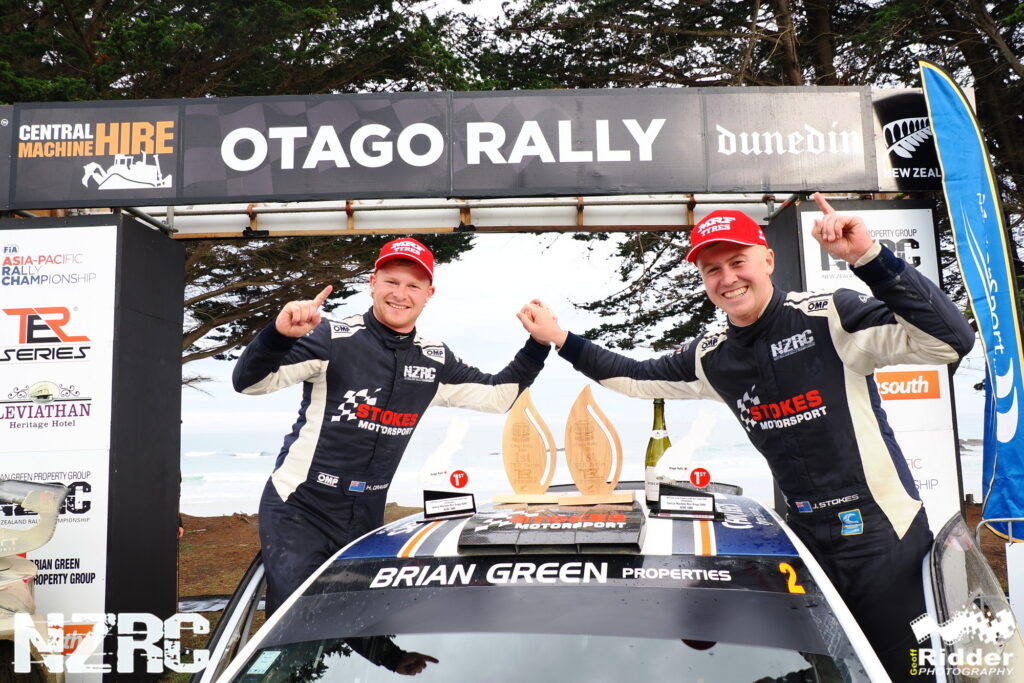 Championship protagonists go head-to-head
